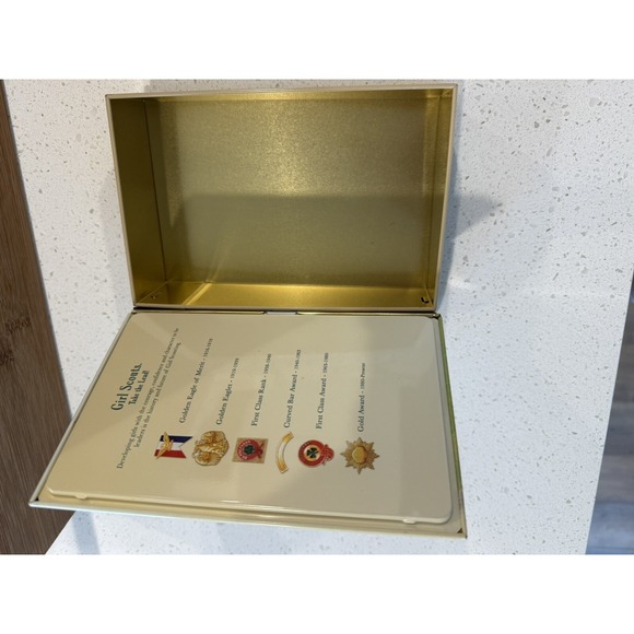 Girl Scout Tin Take the Lead Book Style - Picture 8 of 12